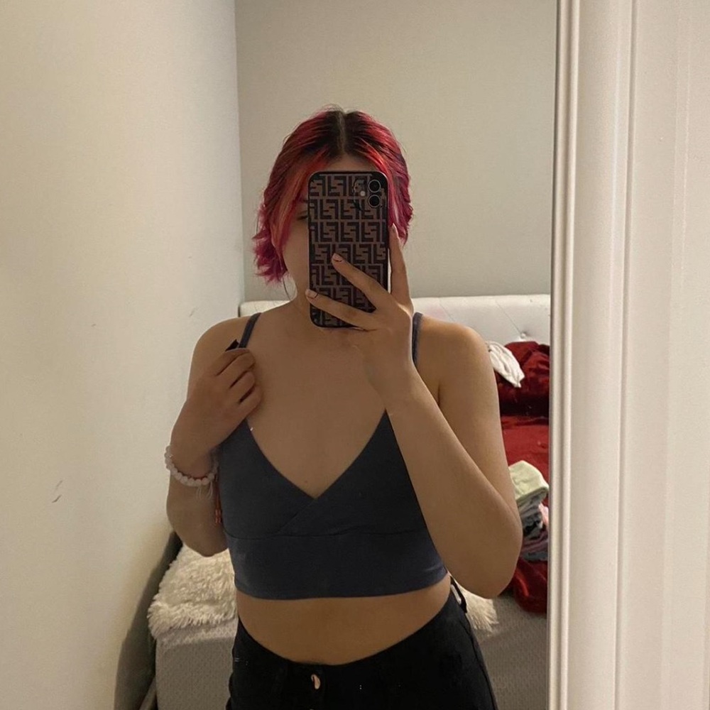 Brandy Melville navy tank